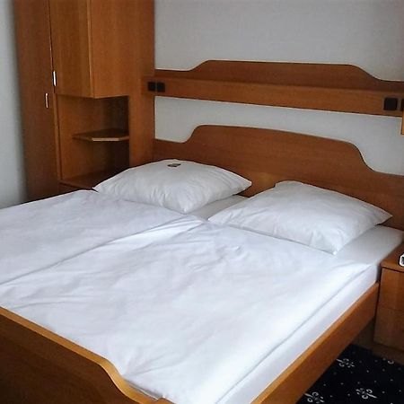 Hotel Zur Traube Bad Homburg vor der Hoehe Luaran gambar
