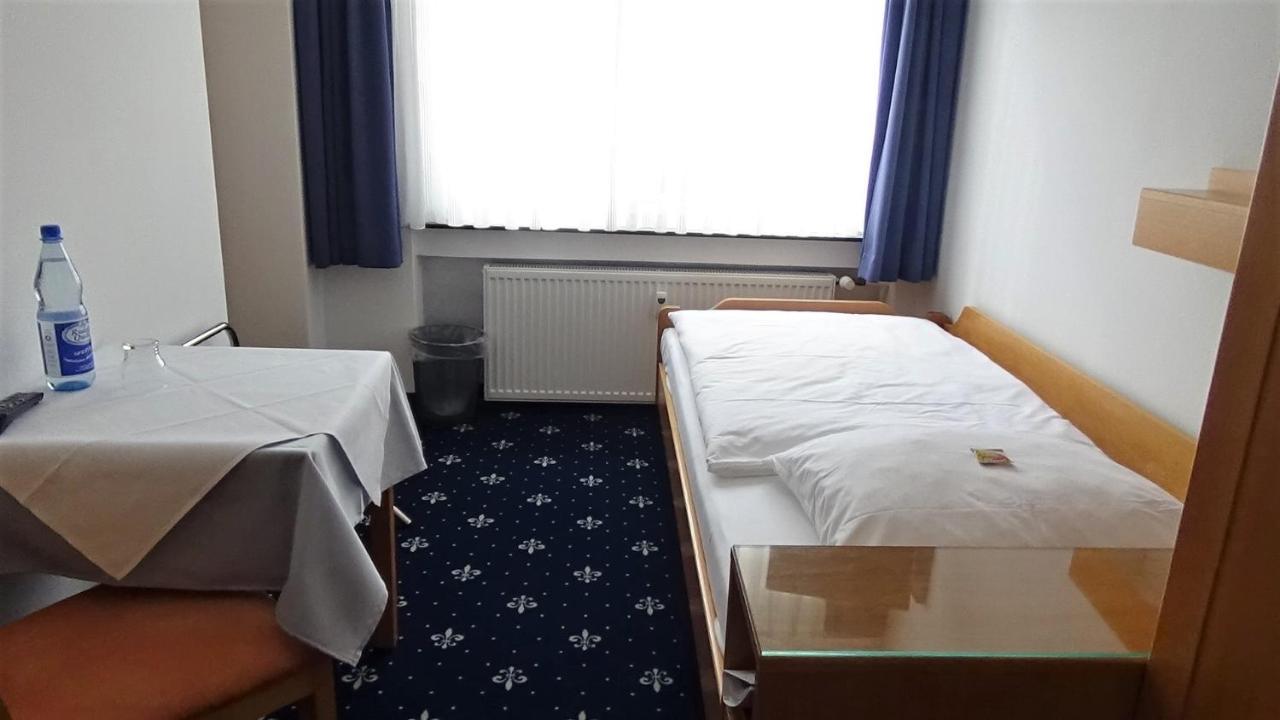 Hotel Zur Traube Bad Homburg vor der Hoehe Luaran gambar